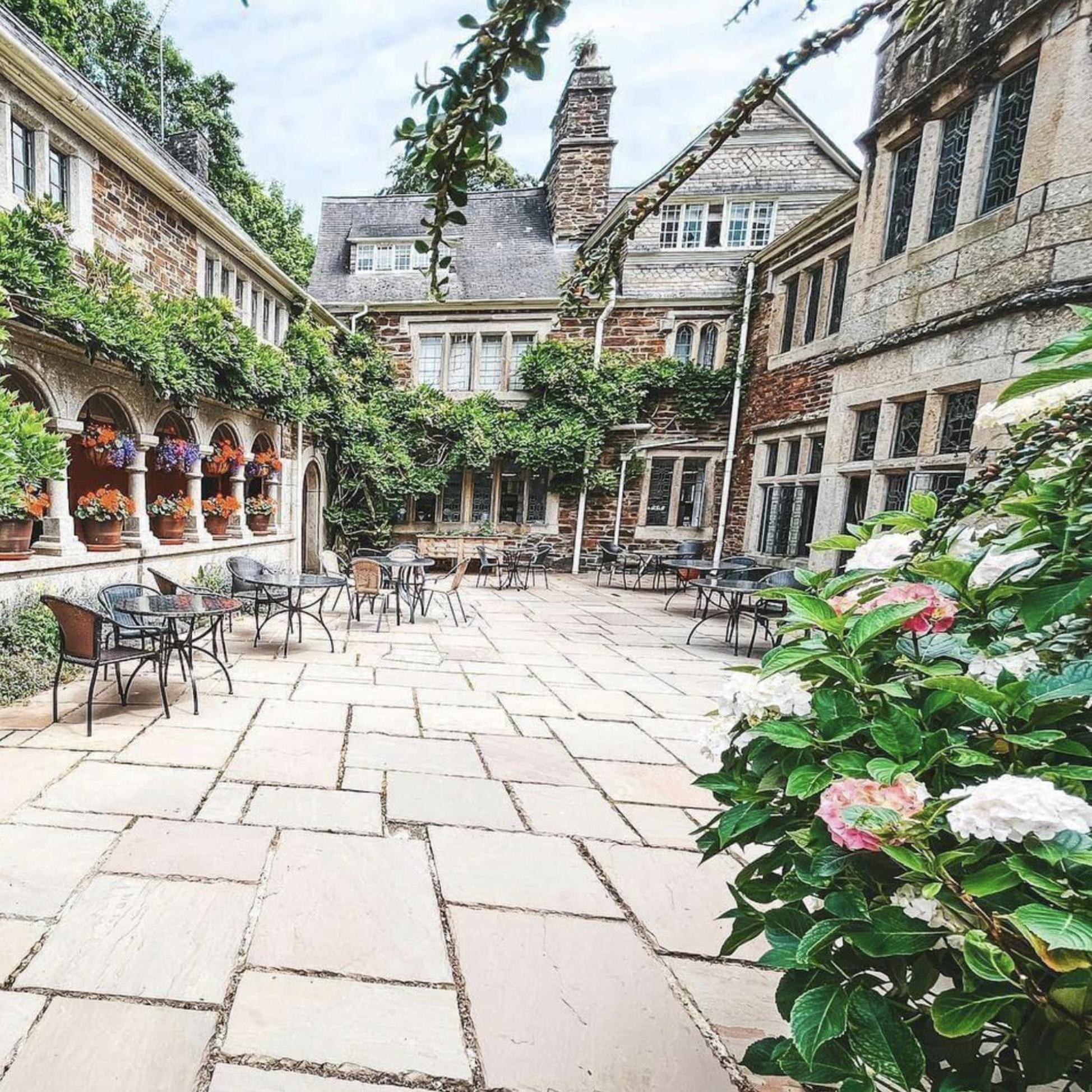فندق Lewtrenchard Manor المظهر الخارجي الصورة